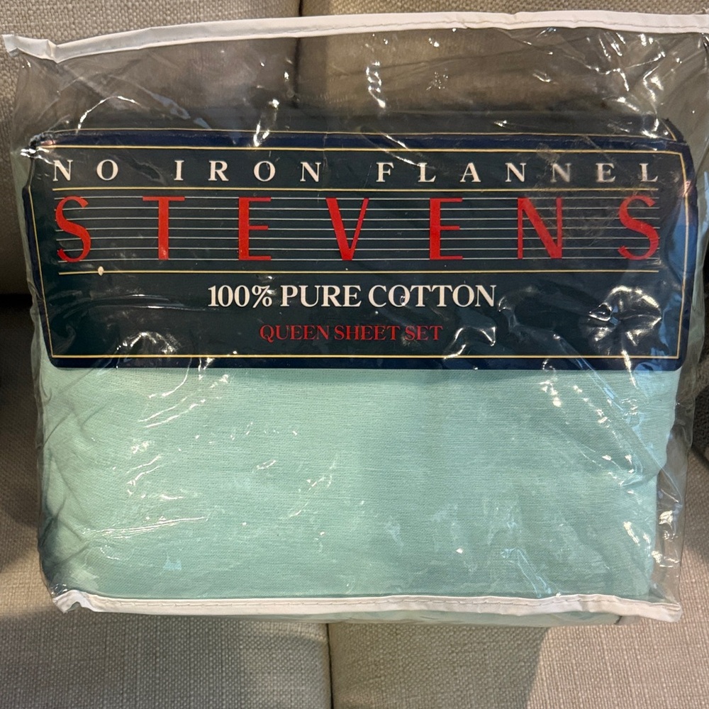 7 For All Mankind Green Queen Sheet Set in Packaging
